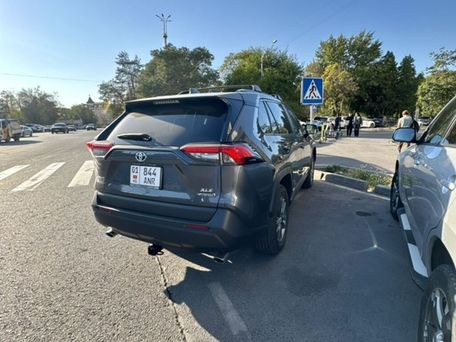 Toyota RAV4, 2019 — сүрөт 3