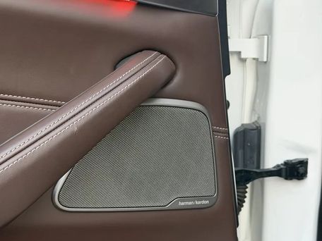 BMW 5 Series, 2020 — photo 8