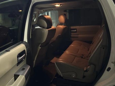 Toyota Sequoia, 2010 — photo 8