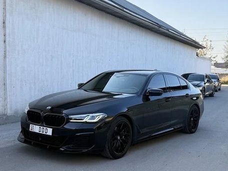 BMW 5 серии, 2021 — 照片 1
