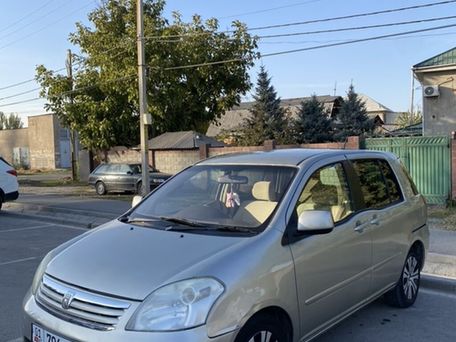 Toyota Raum, 2003 — 照片 3
