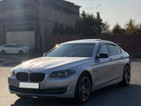 BMW 5 Series, 2010 — photo 2