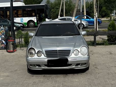 Mercedes-Benz E-Класс, 2001 — 照片 3