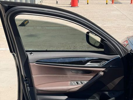 BMW 5 Series, 2021 — photo 13
