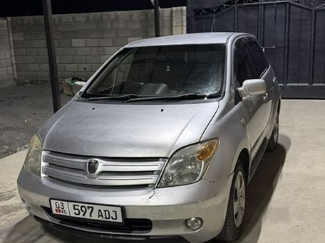Toyota Ist, 2002 — 照片 2