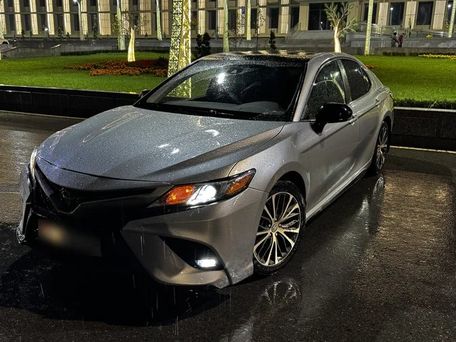 Toyota Camry, 2020 — photo 1