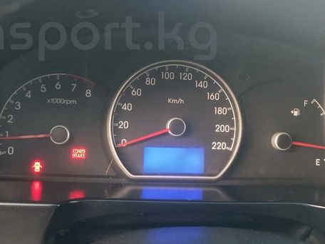 Hyundai Elantra, 2010 — 照片 2