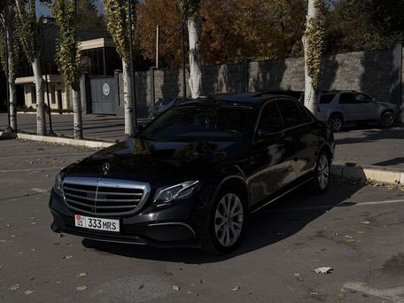 Mercedes-Benz E-Class, 2020 — photo 3