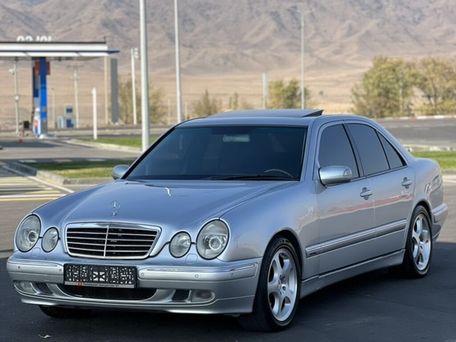 Mercedes-Benz E-Класс, 2001 — 照片 2