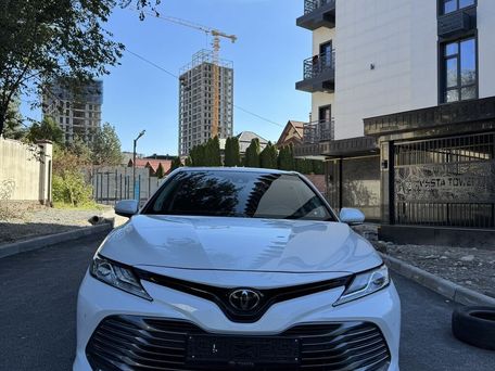 Toyota Camry, 2019 — фото 1