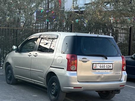 Toyota Raum, 2004 — photo 1