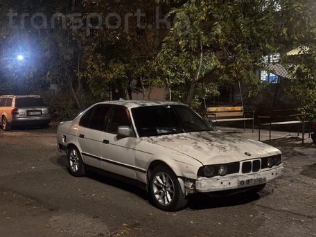 BMW 5 Series, 1990 — 照片 3