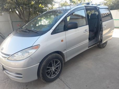 Toyota Previa, 2001