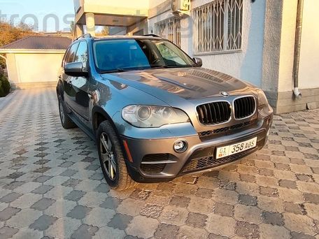 BMW X5, 2010 — photo 1