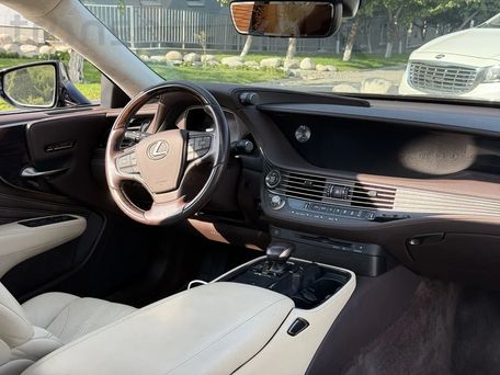 Lexus LS, 2018 — 照片 8
