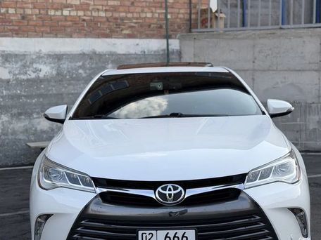 Toyota Camry, 2016