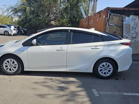 Toyota Prius, 2018 — фото 2