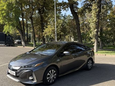 Toyota Prius, 2019 — photo 1