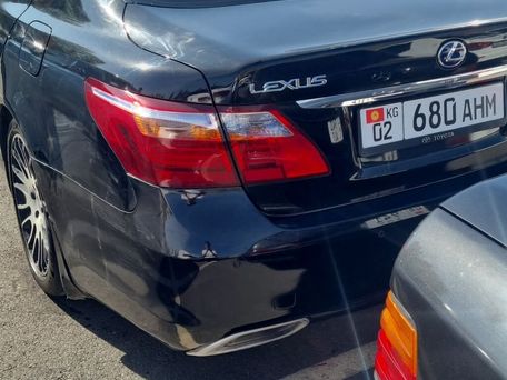 Lexus LS, 2010 — 照片 1