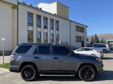 Toyota 4Runner, 2019 — фото 9