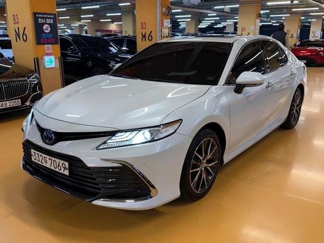 Toyota Camry, 2022 — фото 2