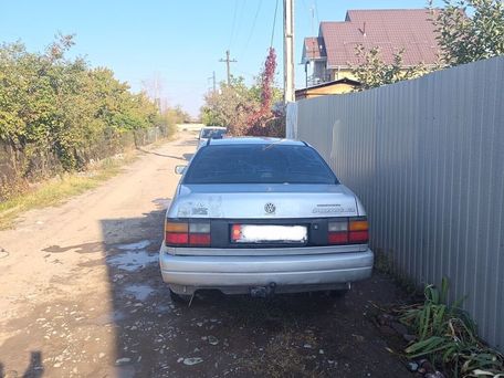 Volkswagen Passat, 1988 — сүрөт 1