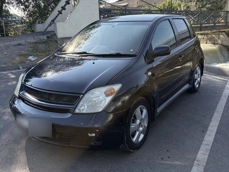 Toyota Ist, 2005