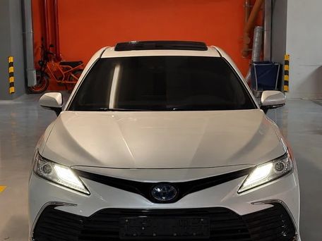 Toyota Camry, 2022 — 照片 2