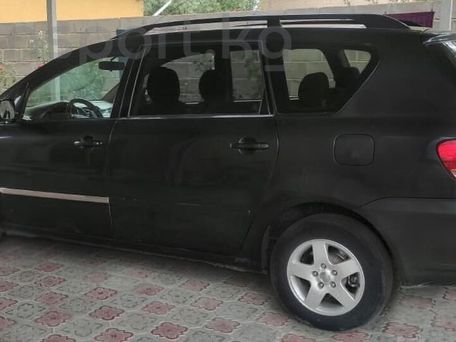 Toyota Avensis Verso, 2002 — 照片 5