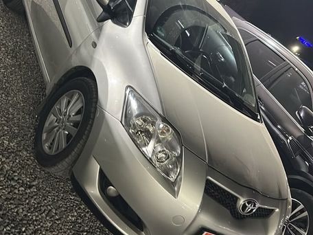 Toyota Auris, 2009 — photo 1