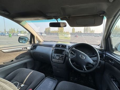 Toyota Ipsum, 2003 — photo 4
