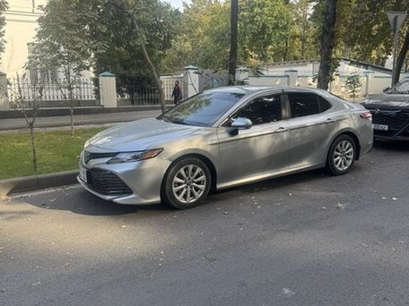 Toyota Camry, 2019 — 照片 9