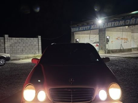 Mercedes-Benz E-Class, 2000 — photo 1