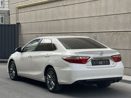 Toyota Camry, 2017 — 照片 3