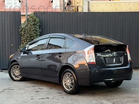 Toyota Prius, 2010 — 照片 1