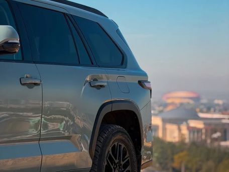 Toyota Sequoia, 2023 — фото 2
