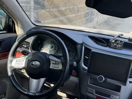 Subaru Outback, 2010 — photo 1