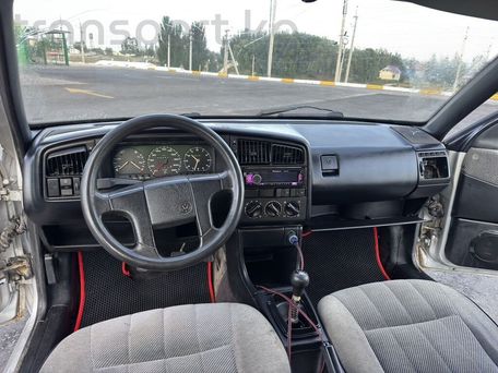 Volkswagen Passat, 1988 — photo 12