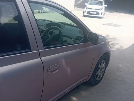 Toyota Vitz, 2000 — 照片 5