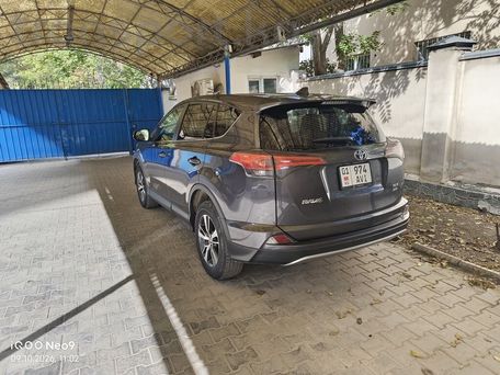 Toyota RAV4, 2018 — 照片 2