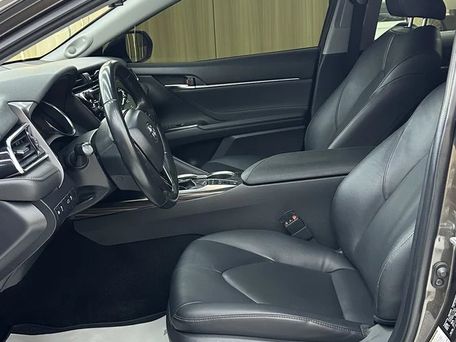 Toyota Camry, 2018 — фото 9