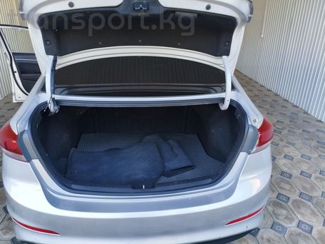 Hyundai Elantra, 2018 — сүрөт 9