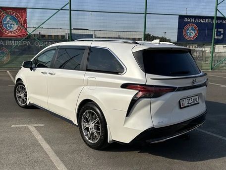 Toyota Sienna, 2022 — сүрөт 3