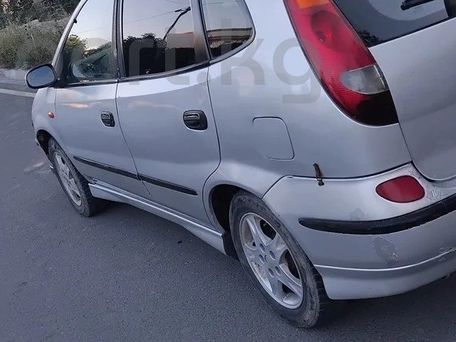 Nissan Almera Tino, 2010 — фото 1