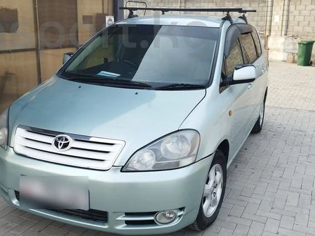 Toyota Ipsum, 2003 — фото 1
