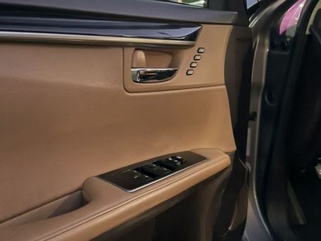 Lexus ES, 2018 — photo 7