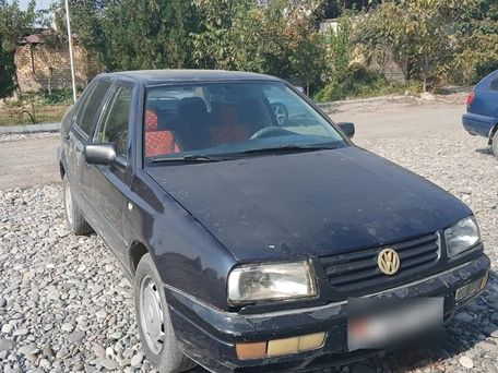 Volkswagen Vento, 1992 — сүрөт 1